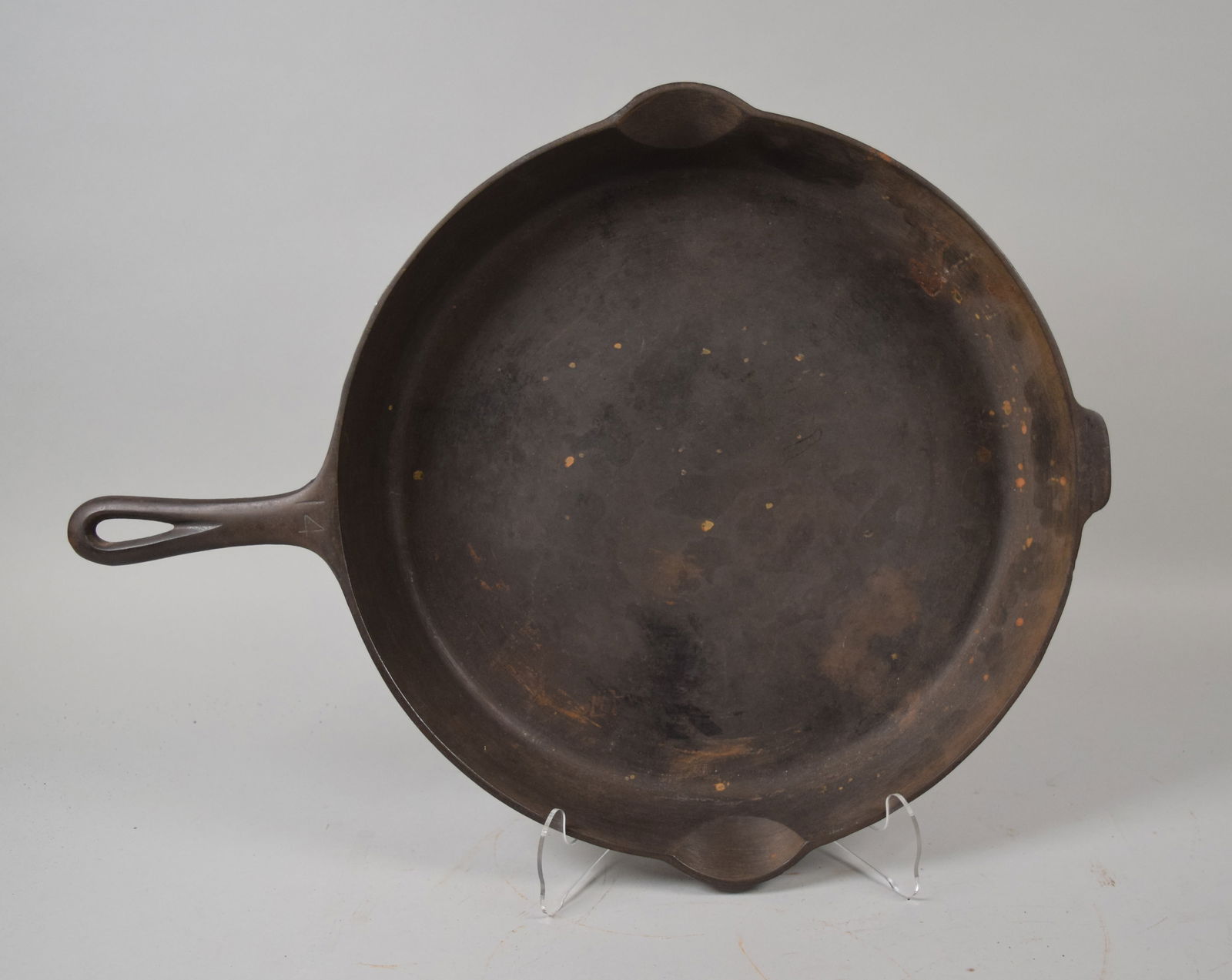 Griswold Cast Iron Skillet No. 14 (1 of 6)