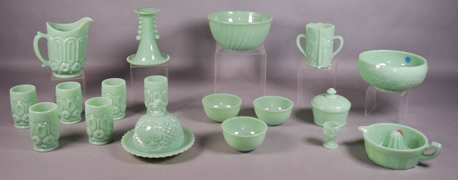 18 Pieces Jadeite Glass Fire-King, Weishar (1 of 16)