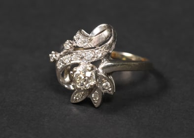 14k White Gold & Diamond Ring