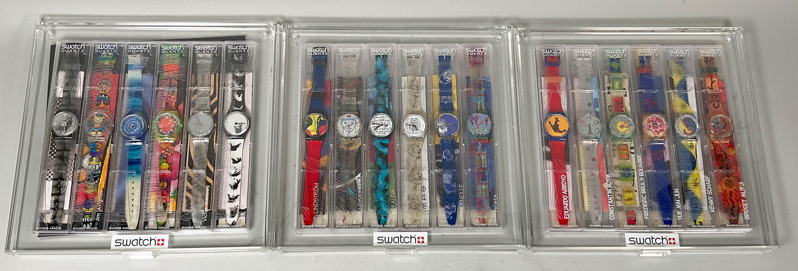 18 Vintage Swatch Artist Special Watches: 18 vintage Swatch Artist Special watches, in 3 plastic Swatch displays. Lindstrom Temps Zero, Lindsay Kemp Flowers, Miralda Blue Pasta, Hajime Tachibana Graphickers, Corneille Vive La Paix, Licata Enc