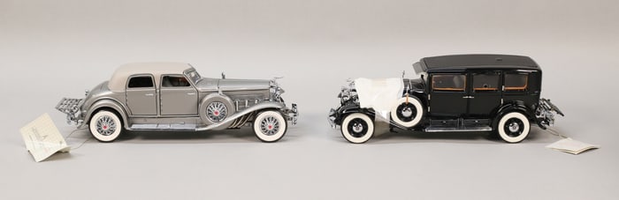 2 Franklin Mint Precision Model Cars - 1:24