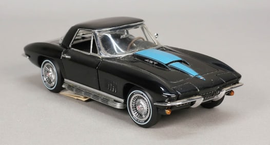 Franklin Mint 67 Black Corvette Stingray Model Car