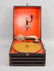 Victrola VV 2-30 Portable Phonograph
