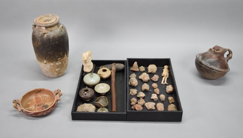 Lot Pre-Columbian, Native American & Other Pottery