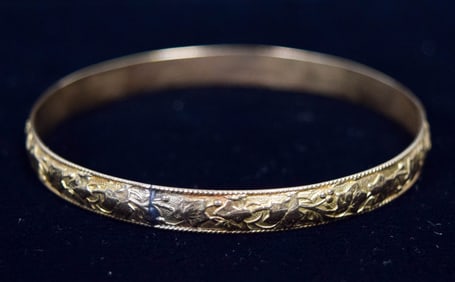 18k Gold Bangle Bracelet