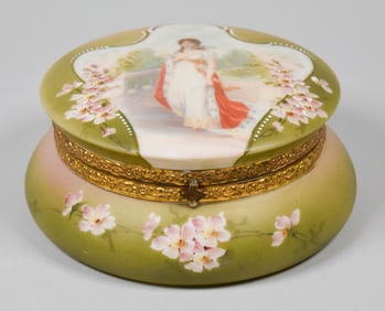 C.F. Monroe Nakara Queen Louise Box