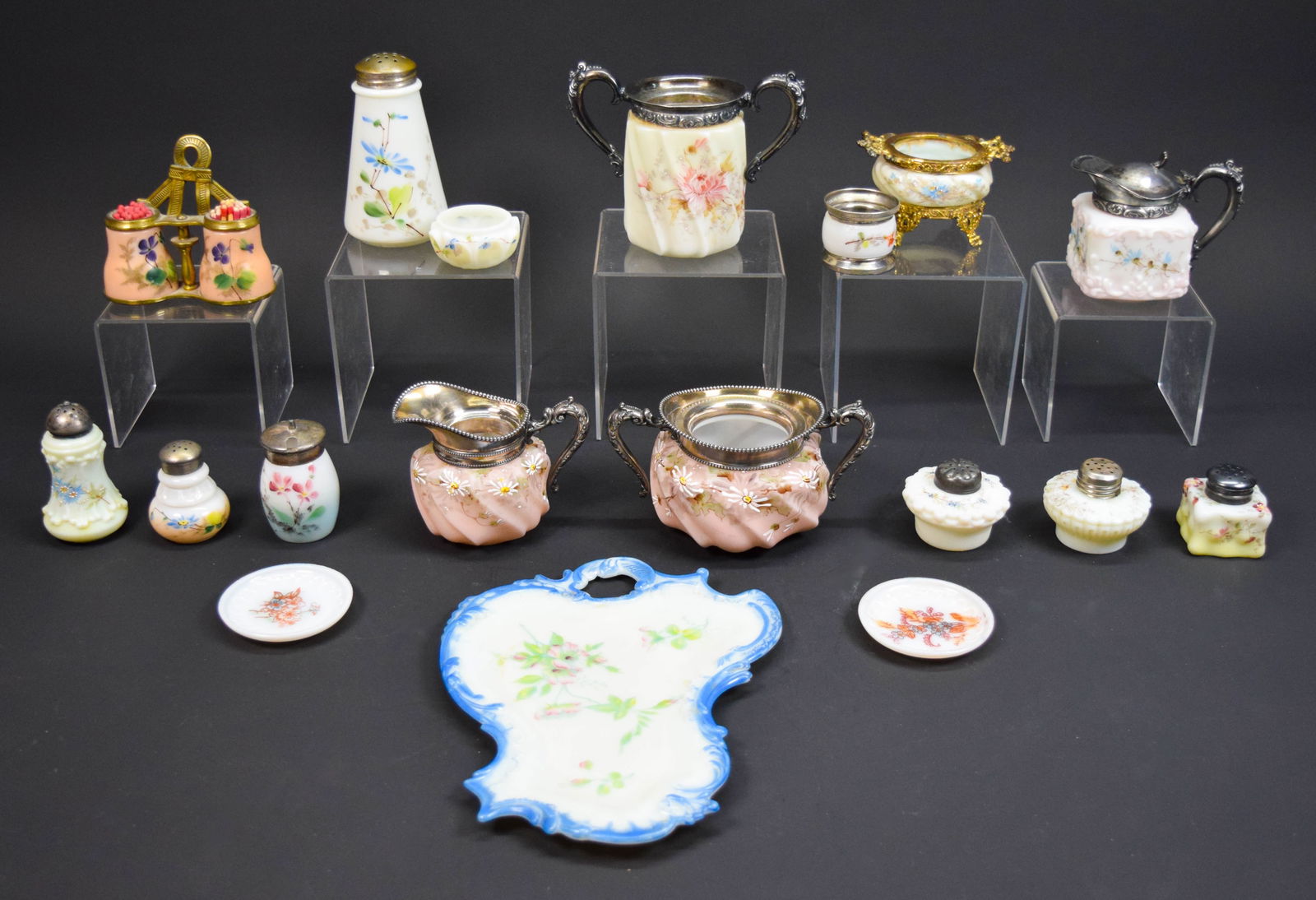 18 Pieces Wave Crest & Opaque Glass (1 of 20)