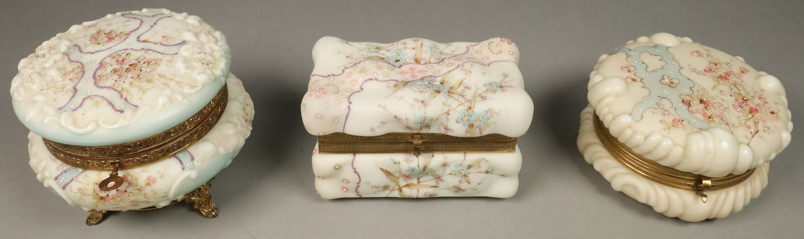 3 Wave Crest Dresser / Jewel Boxes (1 of 19)