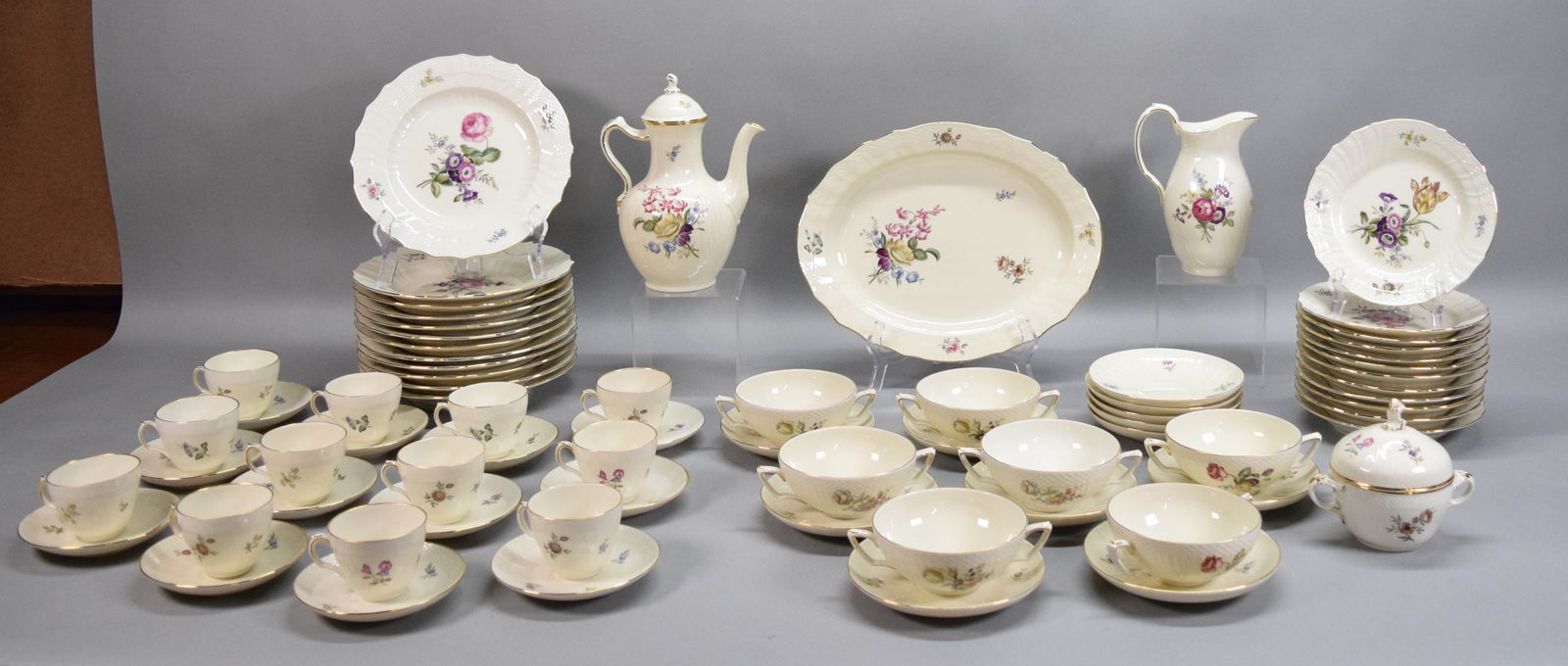 71 Pieces Royal Copenhagen Frijsenborg Dinnerware (1 of 20)