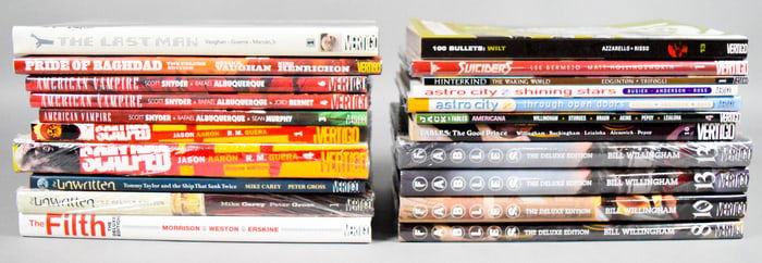 21 Vertigo DC Comics Books Fables, Astro City