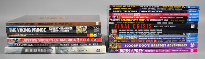 22 DC Comics Books Scooby, Harley Quinn, Batwoman