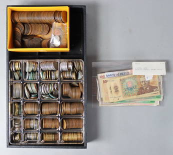 Foreign Currency / Coins And 33 Notes: Lot of foreign currency. Foreign coins: Argentina, Czechoslovakia, Danish, Swedish, Norwegian, Isle of Man, Bank of Nauru, England, France, Italy, Germany, Russia, Bahamas and many more. Foreign notes