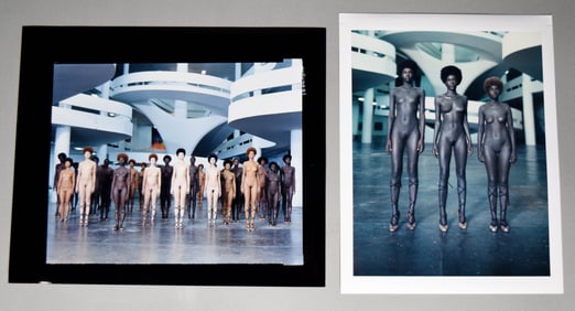2 Photos Vanessa Beecroft & Dusan Reljin VB50