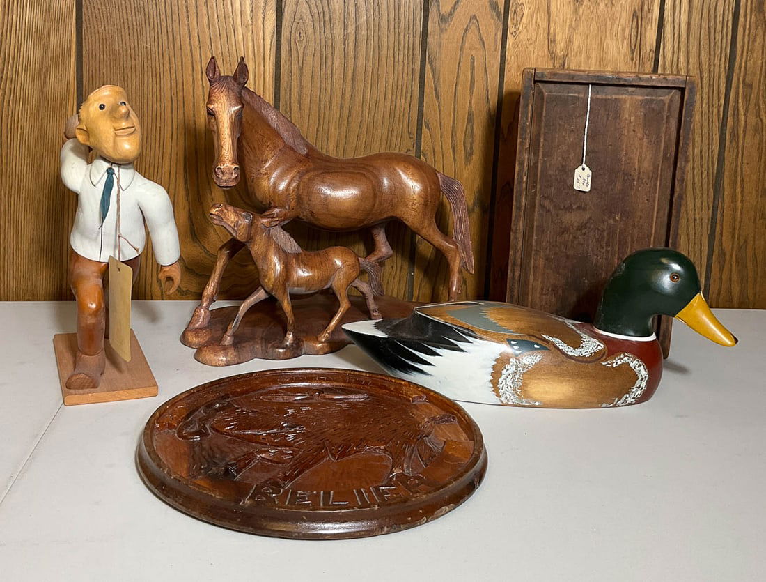 5 Decorative Wooden Figurines And Candle Box (1 of 14)