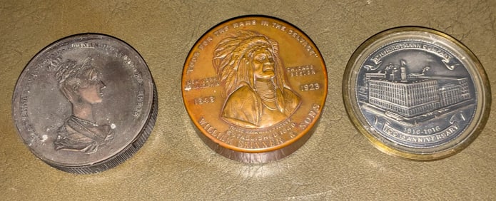 3 Paperweights Maria Augusta Ferdiand Bronze Glass