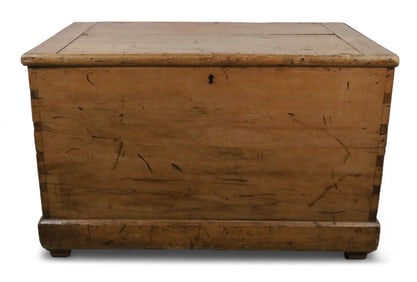 Primitive Farmhouse Blanket Chest