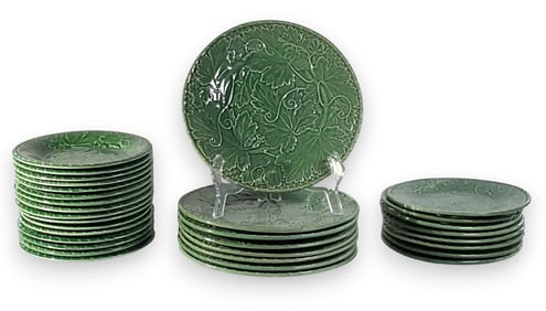 32 Bordallo Pinheiro Green Grape Leaf Plates