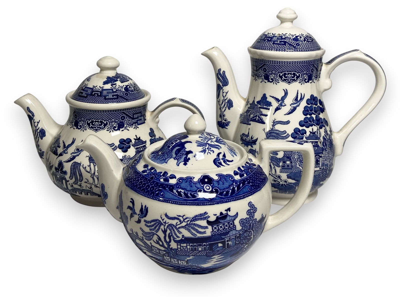 3 English Blue Willow Teapots (1 of 9)