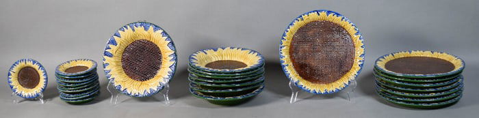 26 Pieces Majolica Sunflower Dinnerware