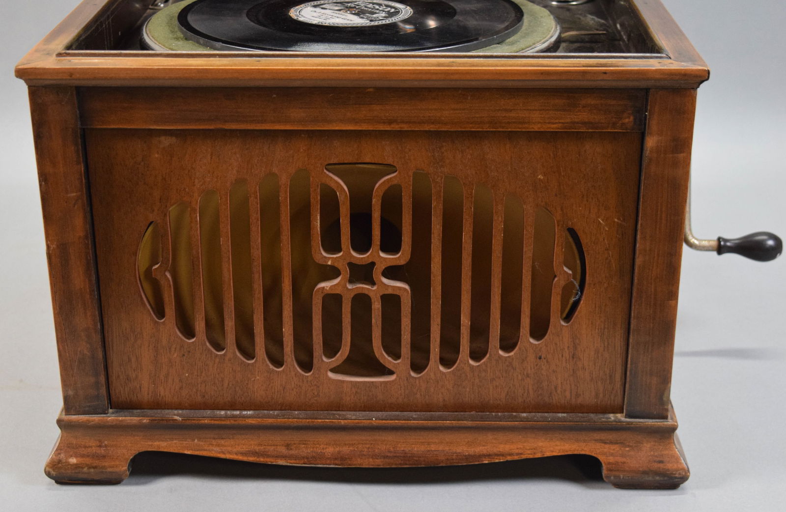 Brunswick Model 105 Phonograph - 10