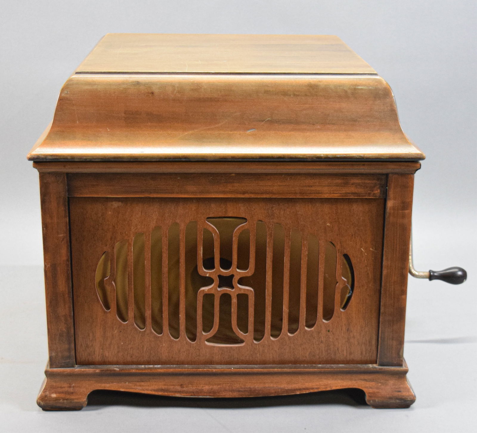 Brunswick Model 105 Phonograph - 13