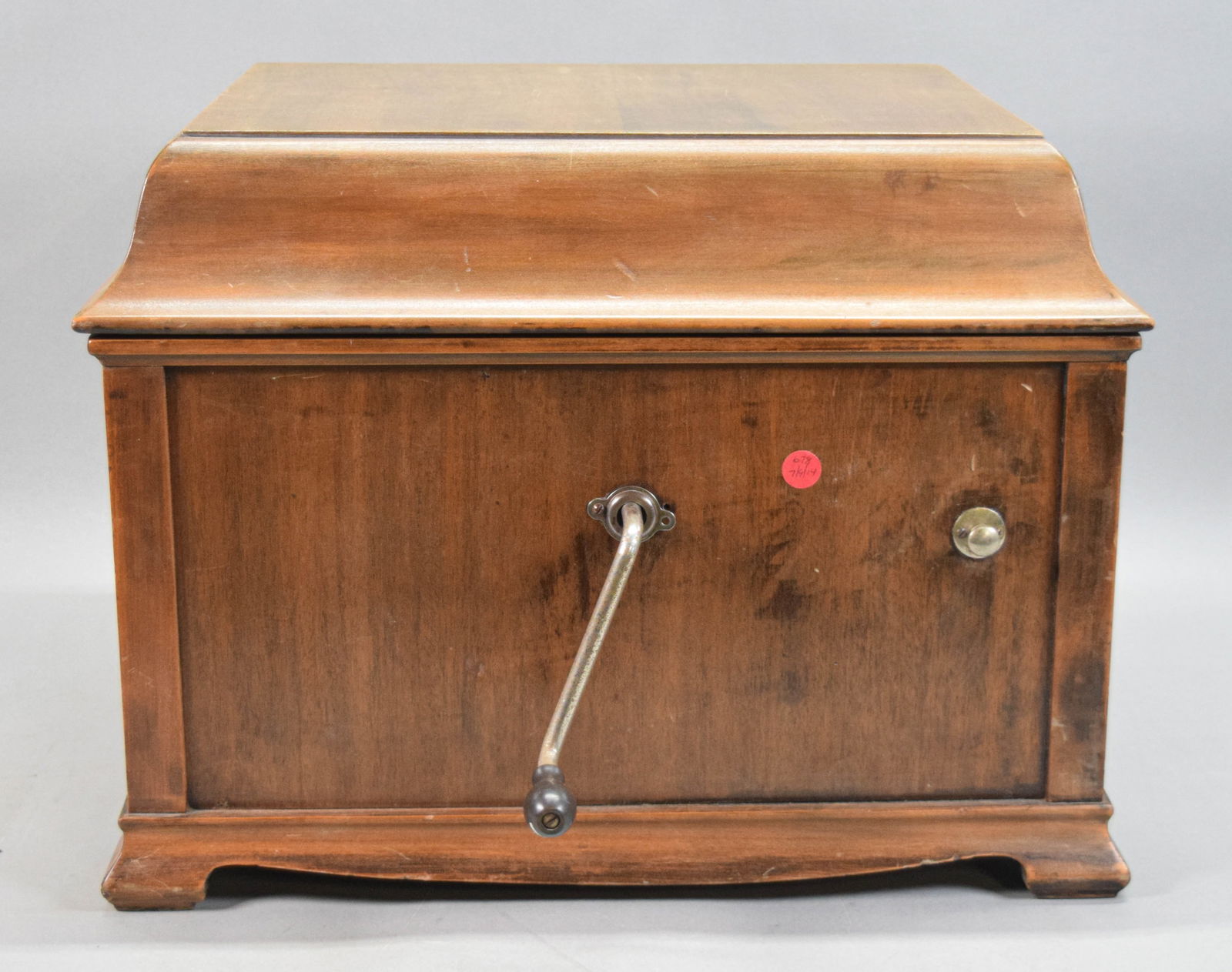 Brunswick Model 105 Phonograph - 16