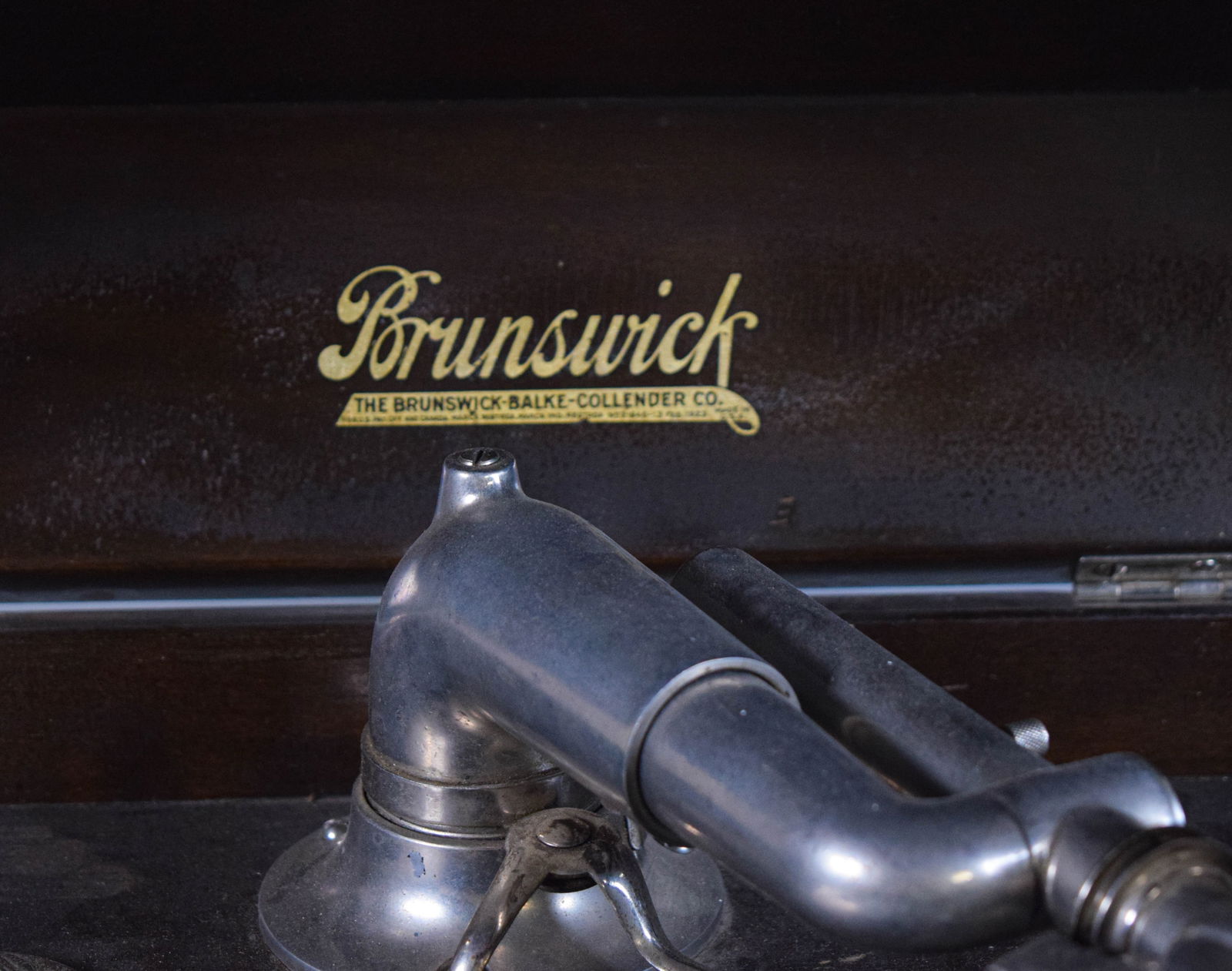 Brunswick Model 105 Phonograph - 2
