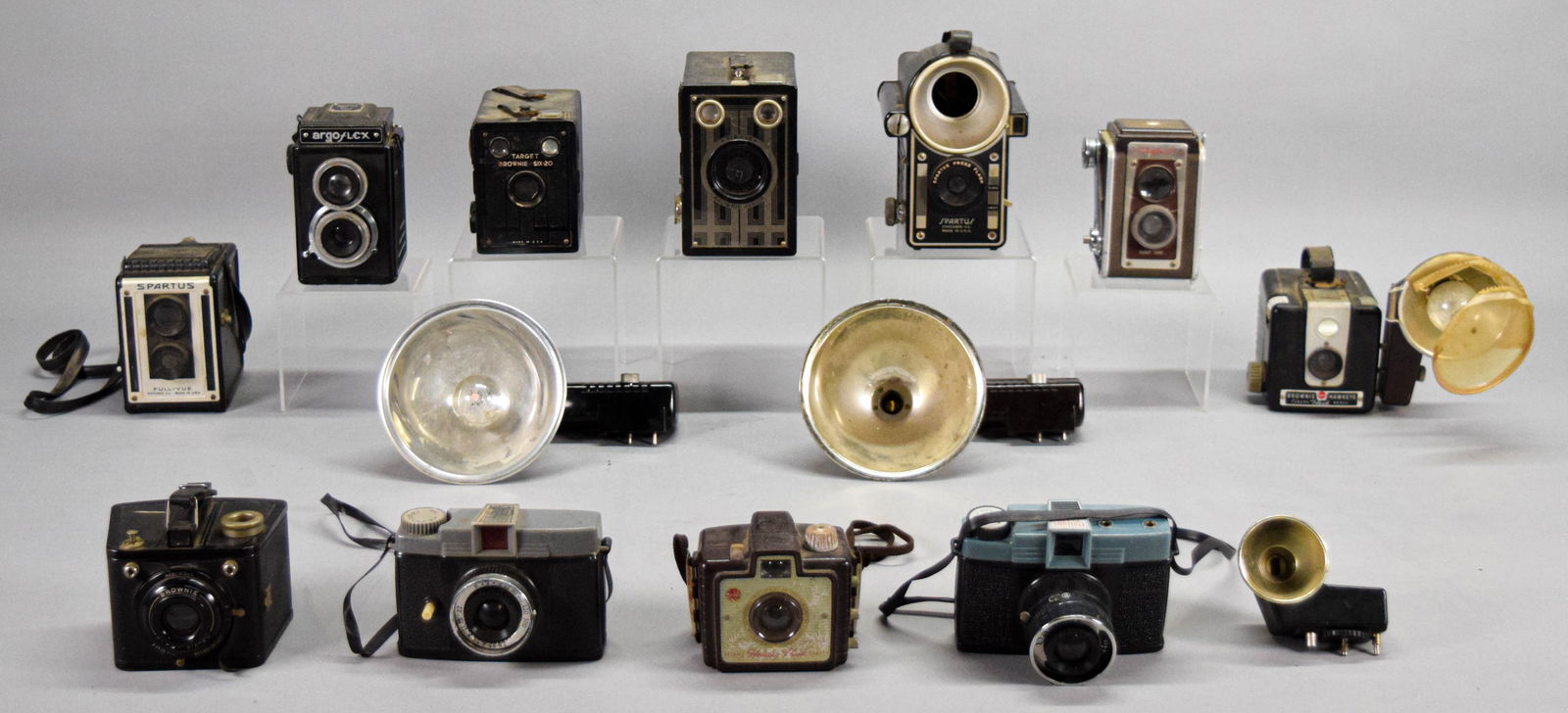 11 Vintage Cameras Kodak Brownie, Spartus, Argus (1 of 9)