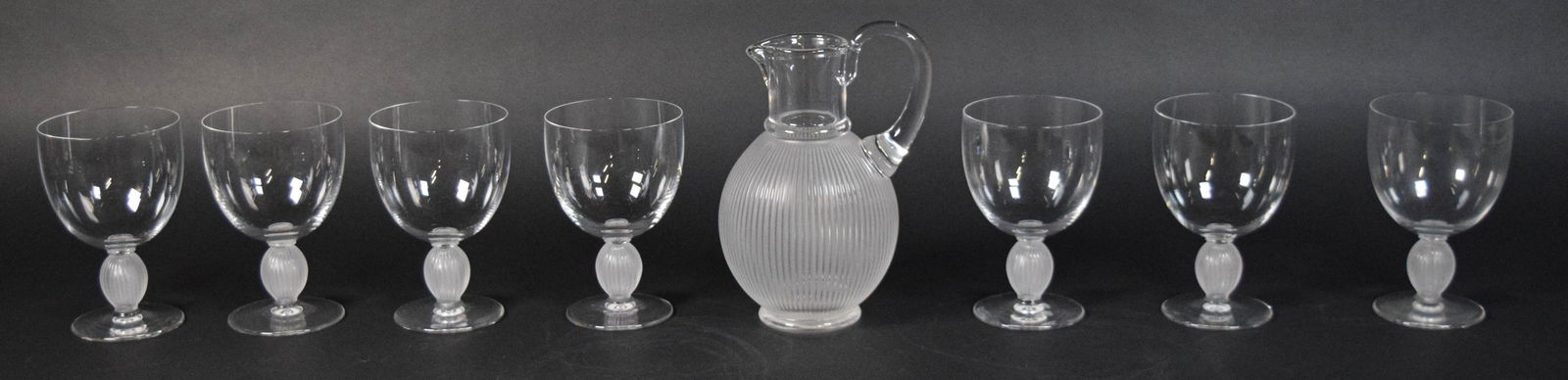 8 Pieces Lalique Langeais Pitcher & Goblets (1 of 17)