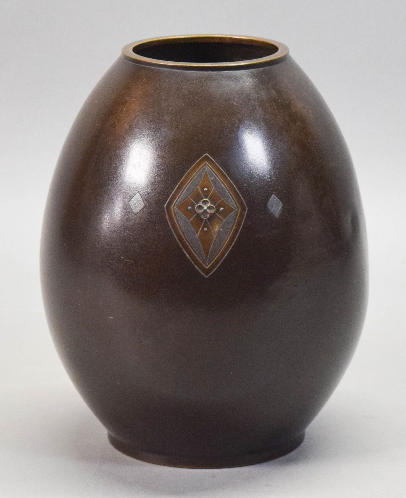 Japanese Bronze Vase (1 of 12)