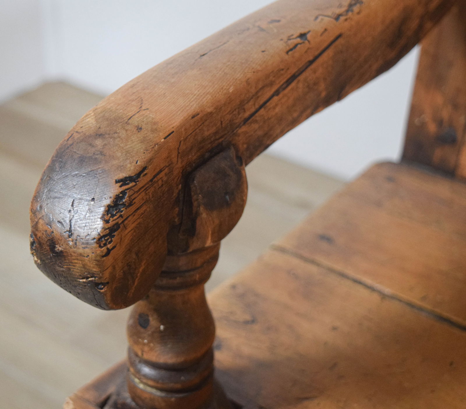 Pine Settle Bench - 10