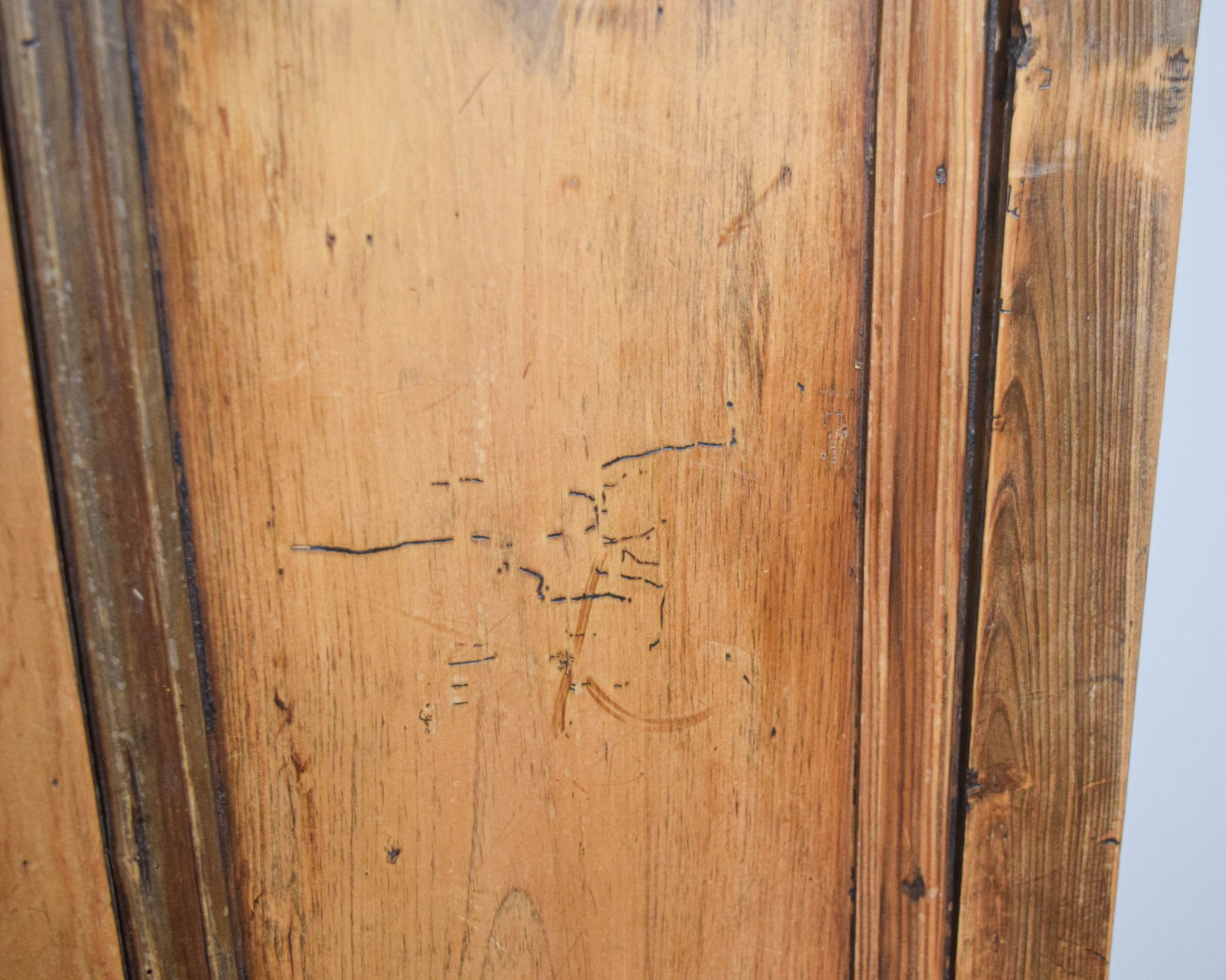 Pine Settle Bench - 12