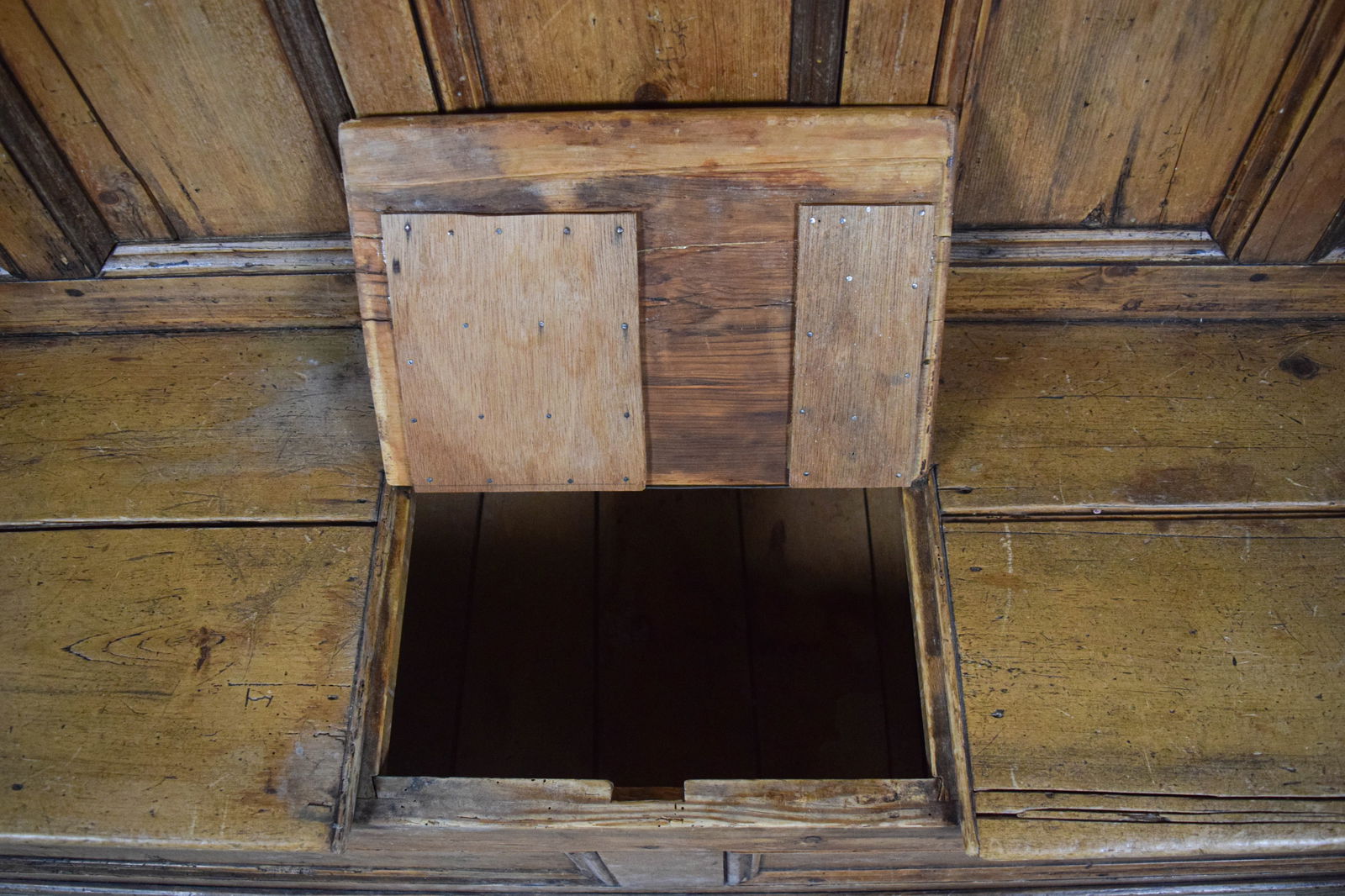 Pine Settle Bench - 7