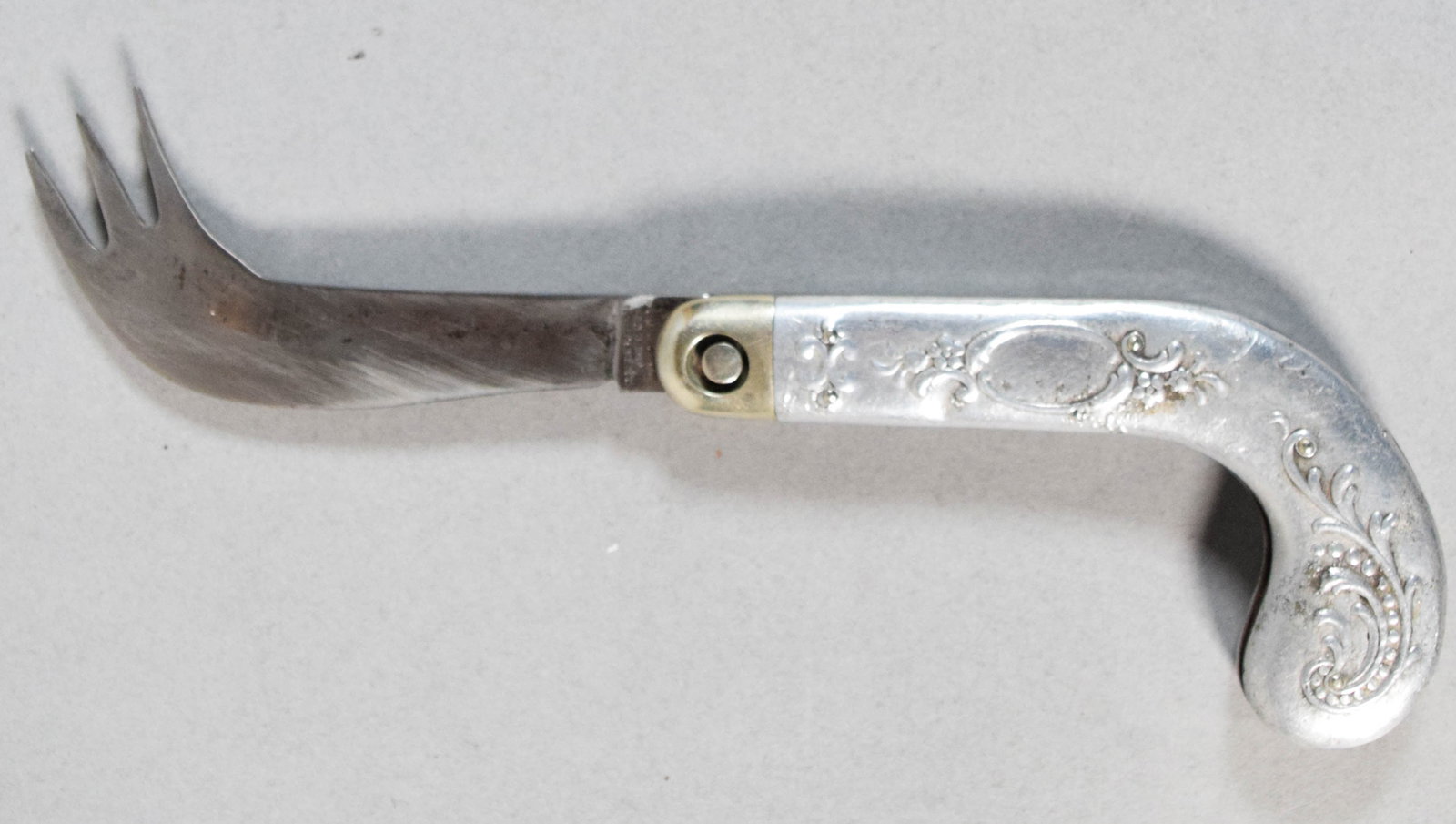 Press Button Knife Co One Arm Man's Auto Knife (1 of 5)