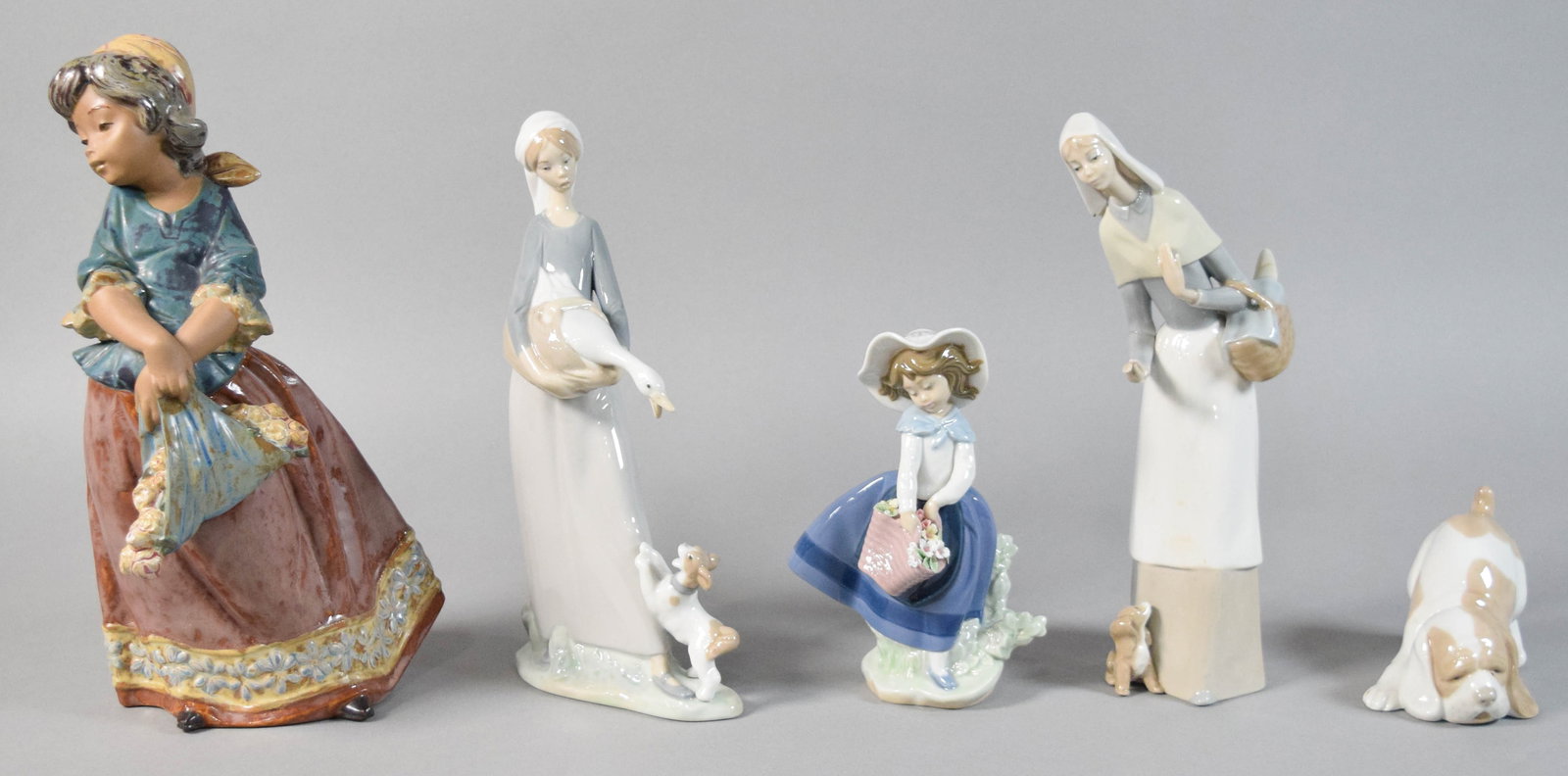 Five Lladr?? and Nao Glazed Porcelain Figurines (1 of 17)