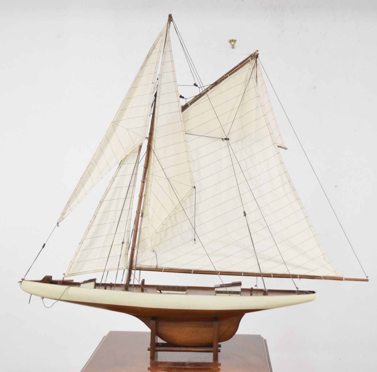 Authentic Models America's Cup Wooden Model Sailboat (1 of 12)