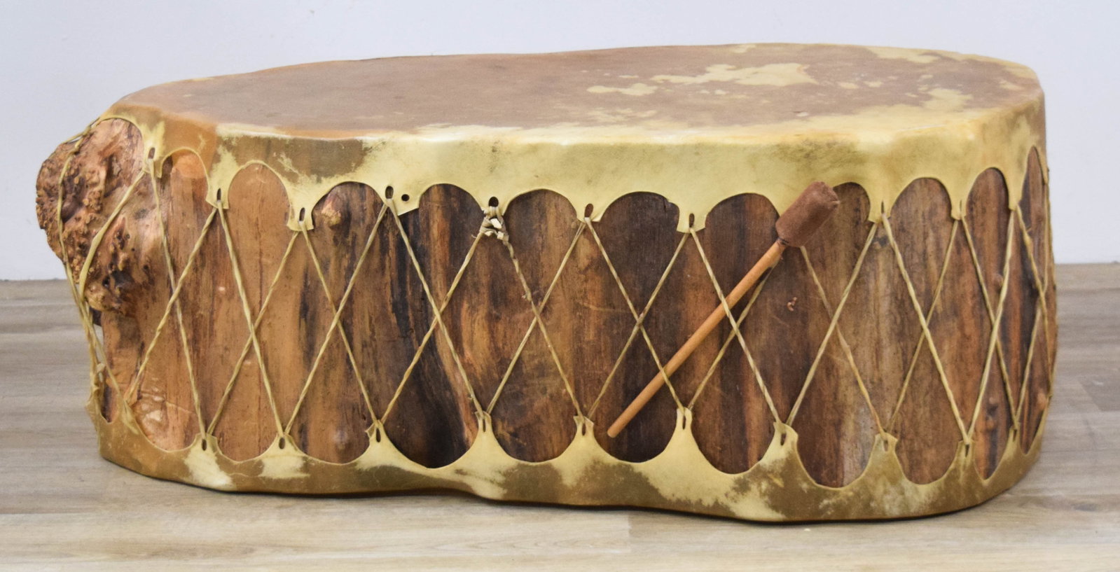 Log Drum Coffee Table with Rawhide Top (1 of 7)