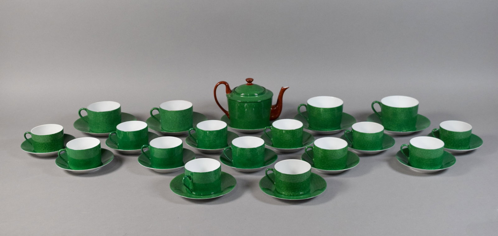26-Piece Laure Japy Limoges Les Mouchet?©s Tea Service: 26-piece porcelain tea service in the Les Mouchet?©s pattern by Laure Japy for Limoges. Includes one teapot and 17 teacup sets in various sizes. Marked on the underside of each piece Laure Japy, Pari