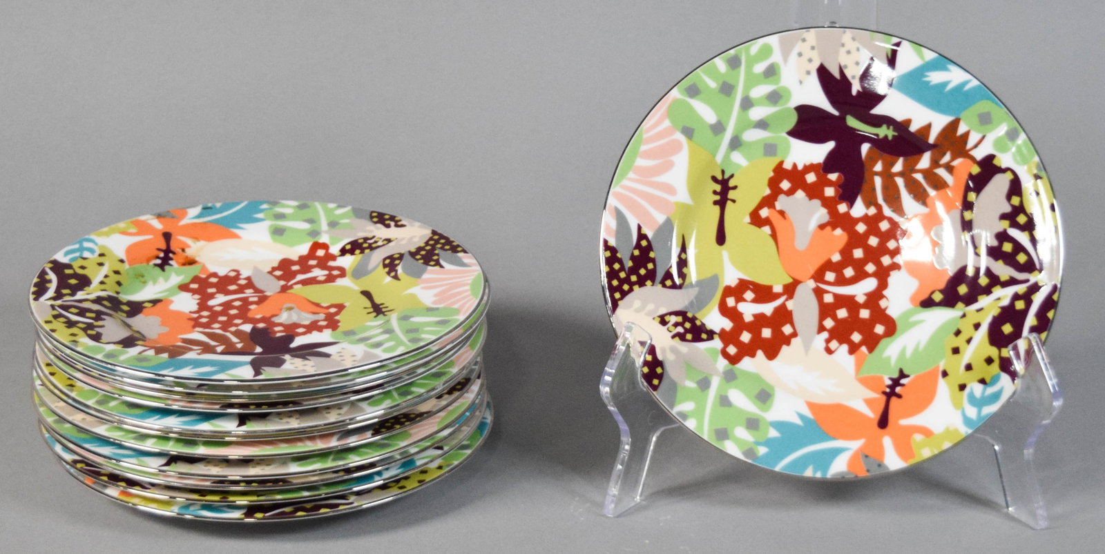 12 Richard Ginori for Missoni Home Tropical Porcelain Salad Plates: Set of 12 Richard Ginori for Missoni Home tropical porcelain salad plates. Stamped on the underside. 8" diameter.