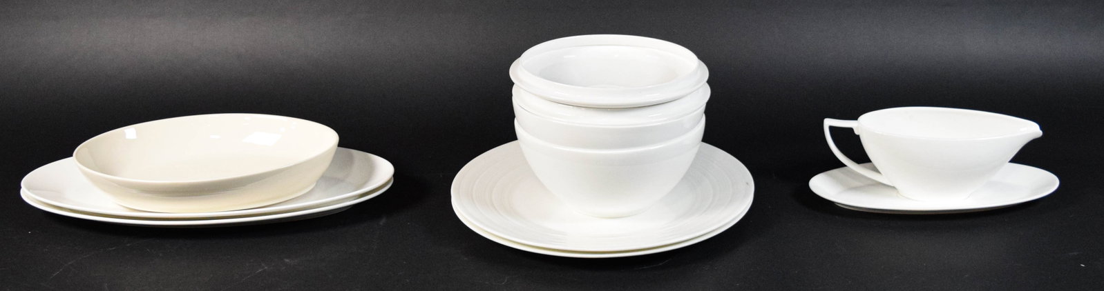 11 Pieces of Jasper Conran at Wedgwood Bone China Serving Ware (1 of 11)