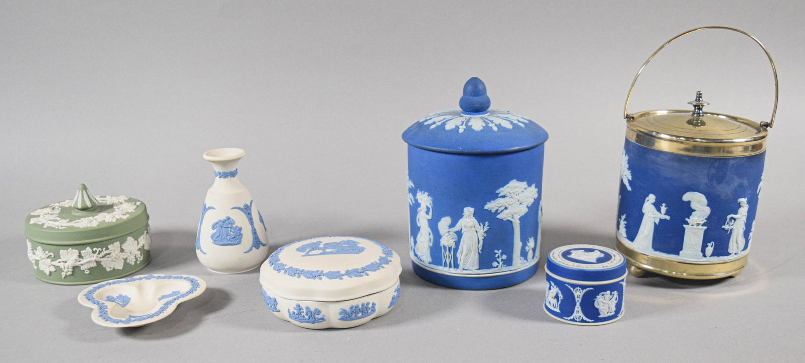 Group of 7 Wedgwood Jasperware Table Articles (1 of 15)
