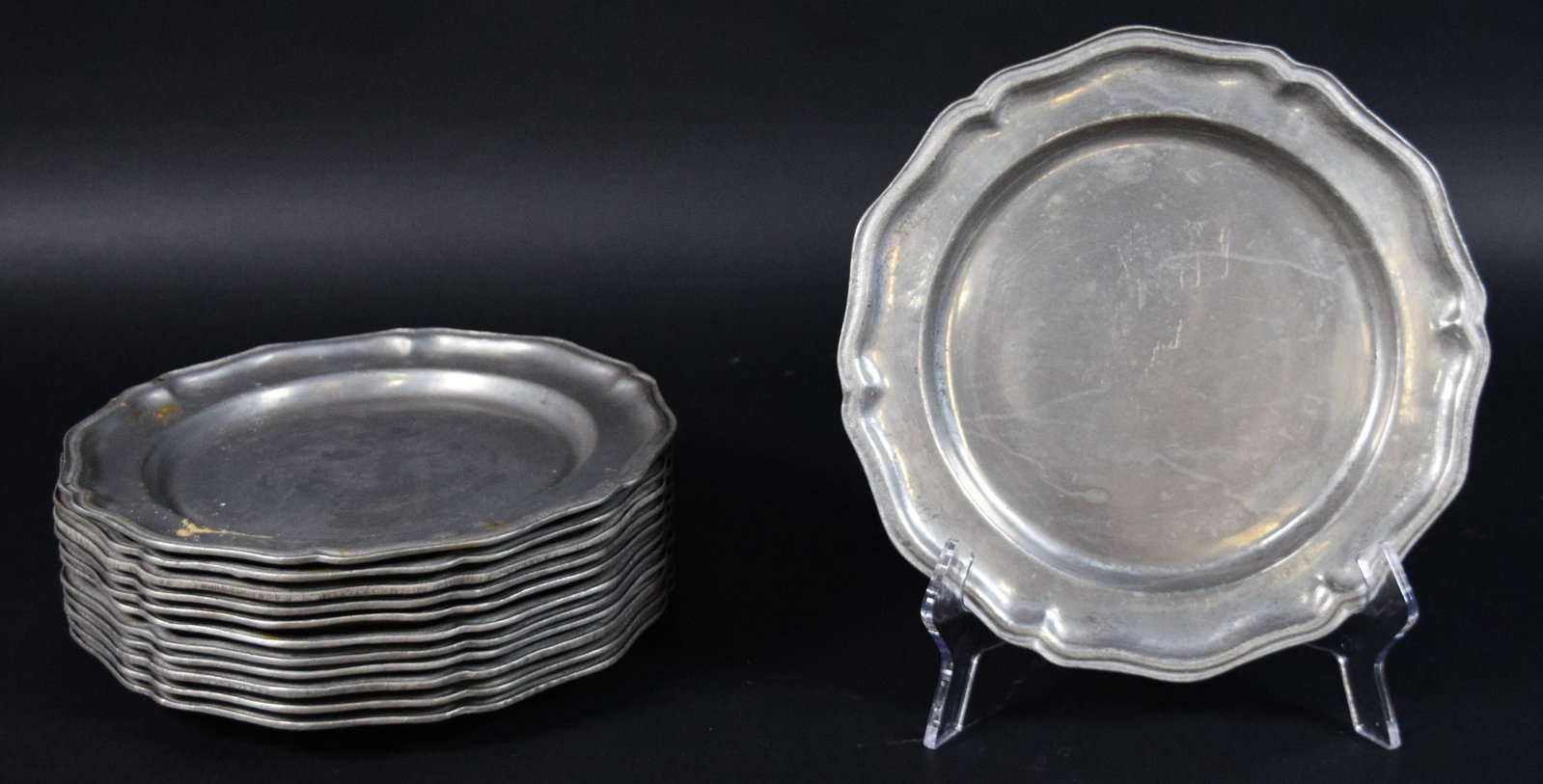 12 Wilton Armetale Queen Anne Style Dinner Plates (1 of 9)