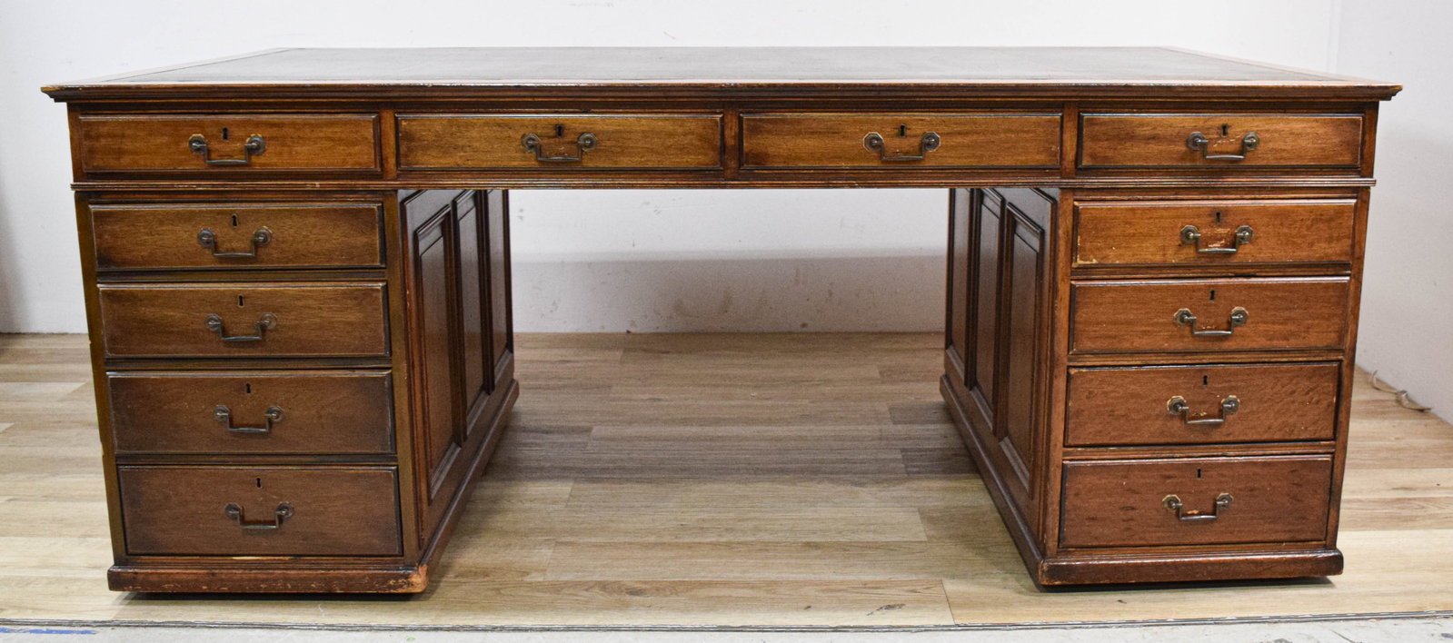 Large Traditional Mahogany Partners Pedestal Desk (1 of 20)