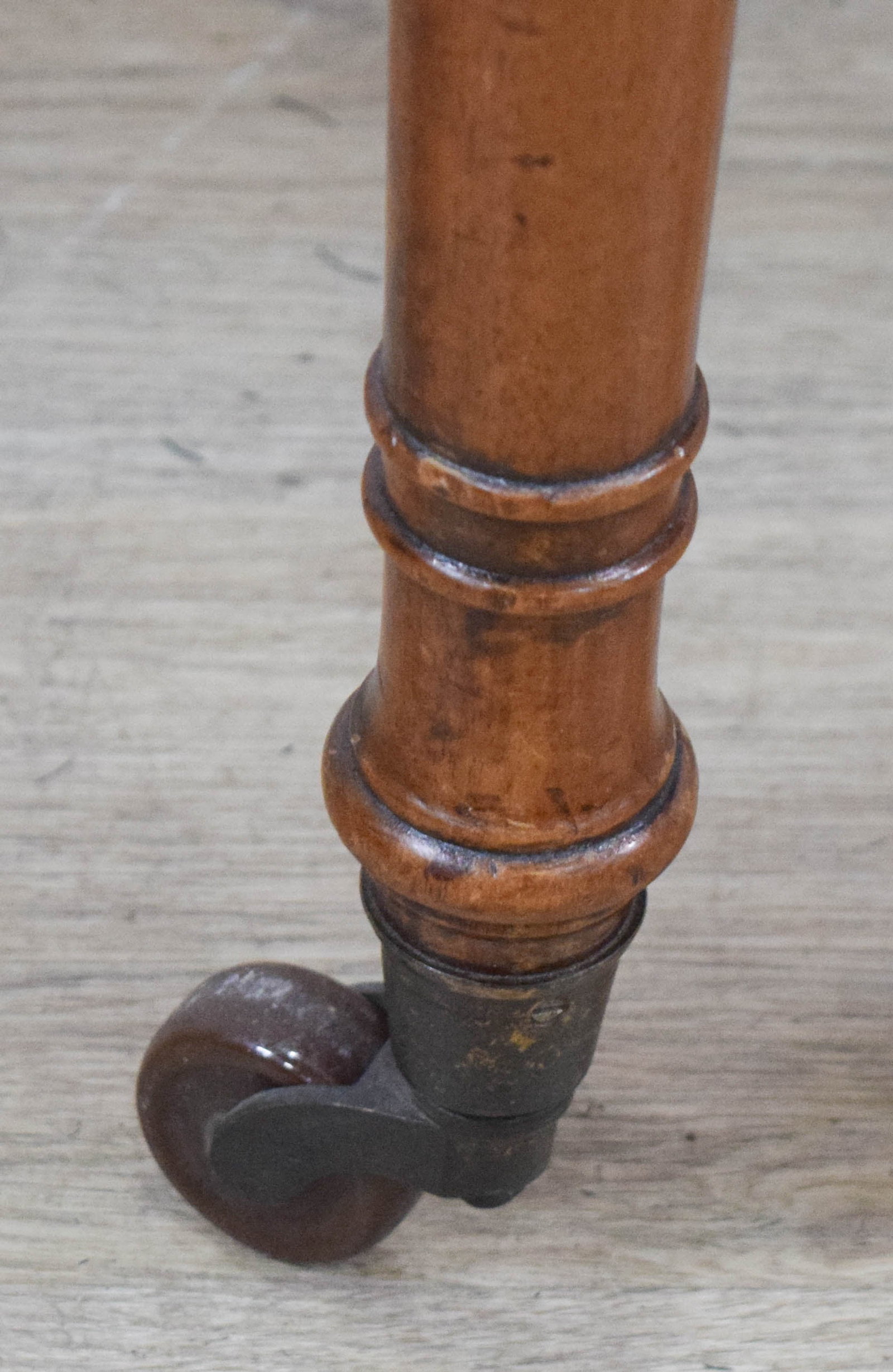 Mahogany Georgian Writing Table - 8