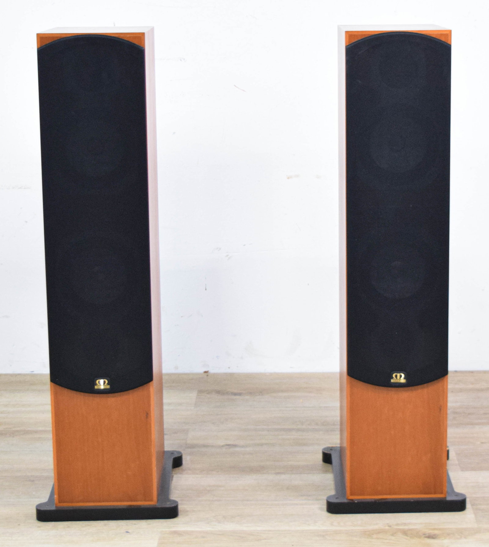 Pair of Monitor Audio Gold Reference GR20 Speakers: Pair of Monitor Audio Gold Reference GR20 floor-standing tower speakers. Each unit is equipped with a gold-dome tweeter and two silver-colored C-CAM drivers, including one mid-bass driver with a point
