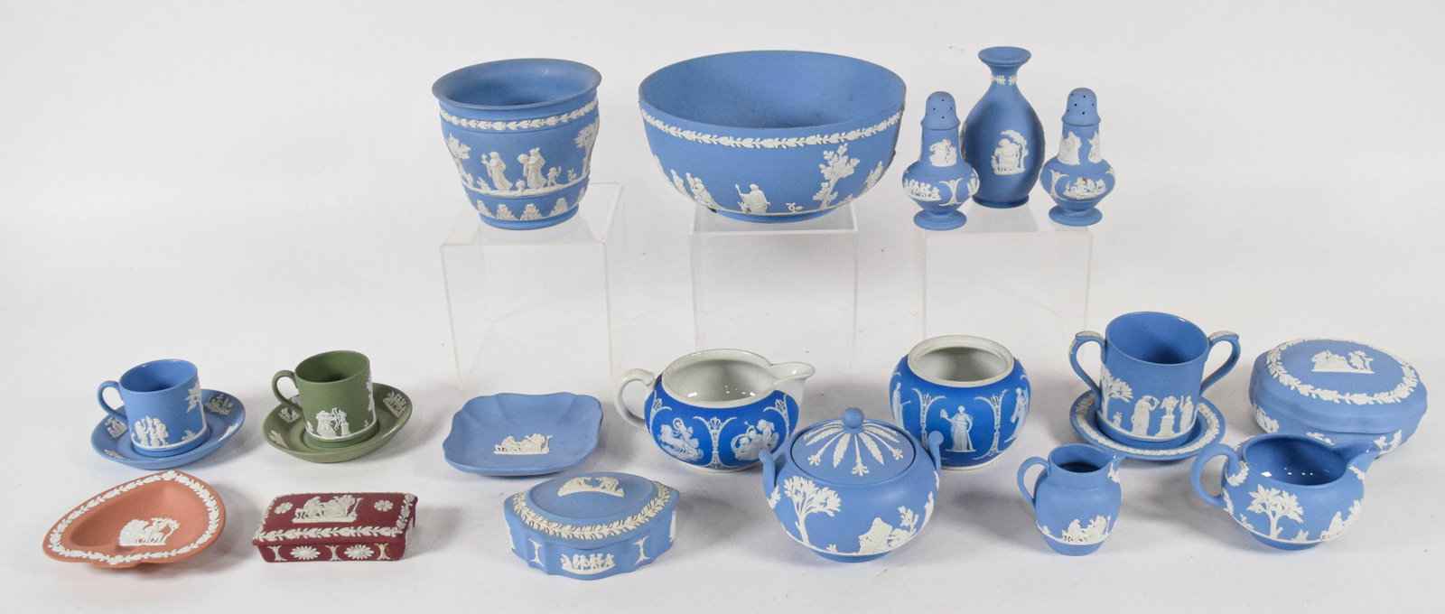 15+ Pieces of Wedgwood Jasperware Ceramics (1 of 19)