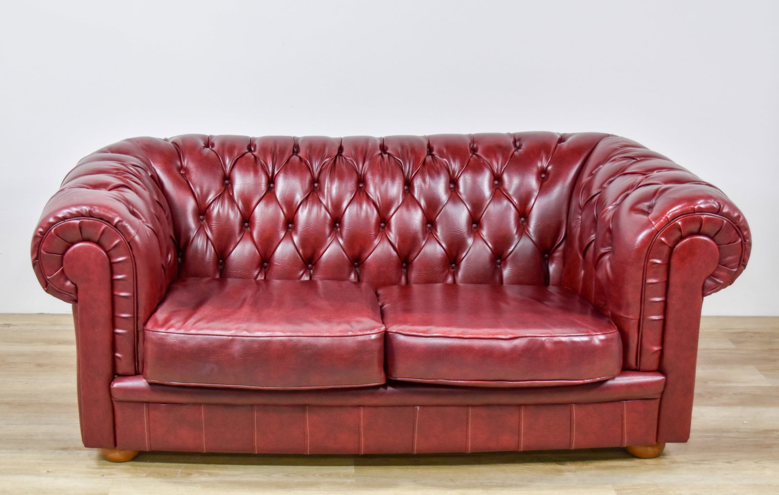 Traditional Red Oxford Leather Chesterfield Loveseat (1 of 8)