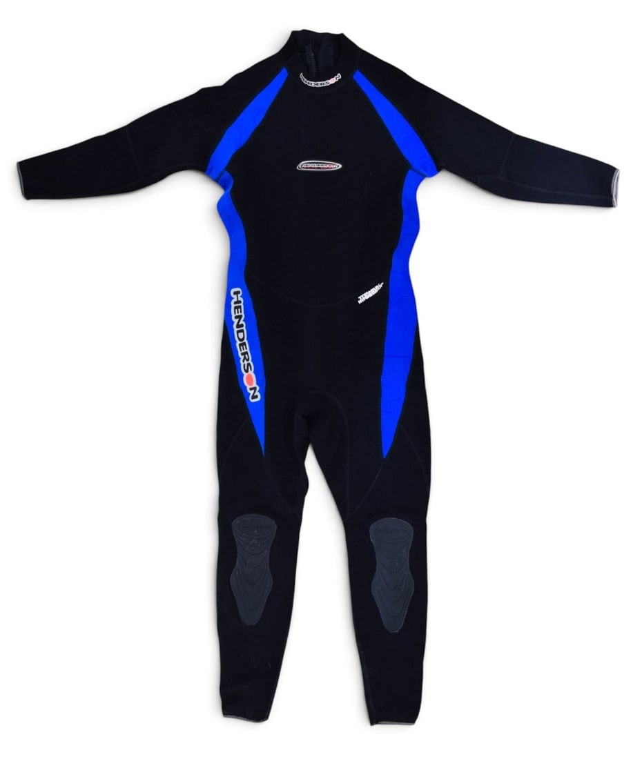 Peter Benchley's Henderson Titanium Hyperstretch Wetsuit: Peter Benchley's Henderson Aquatics full-length long-sleeve wetsuit, Titanium Hyperstretch model. The steamer-style suit is constructed of 3mm neoprene with a black body accented by vibrant blue side 