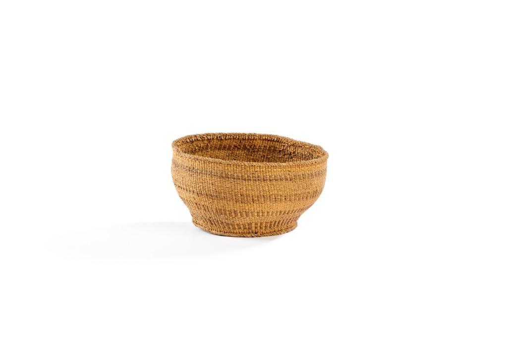 Northern California Twined Basket (1 of 3)