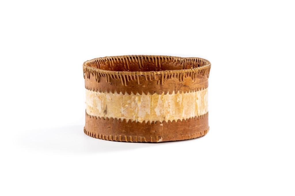 Round Birch Bark Container (1 of 6)